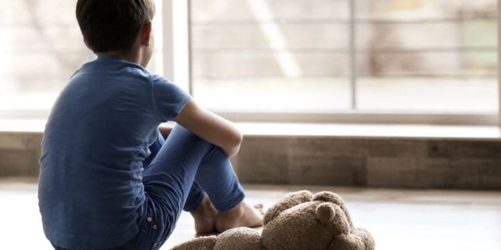 crianca-triste-abandono-afetivo-tristeza1